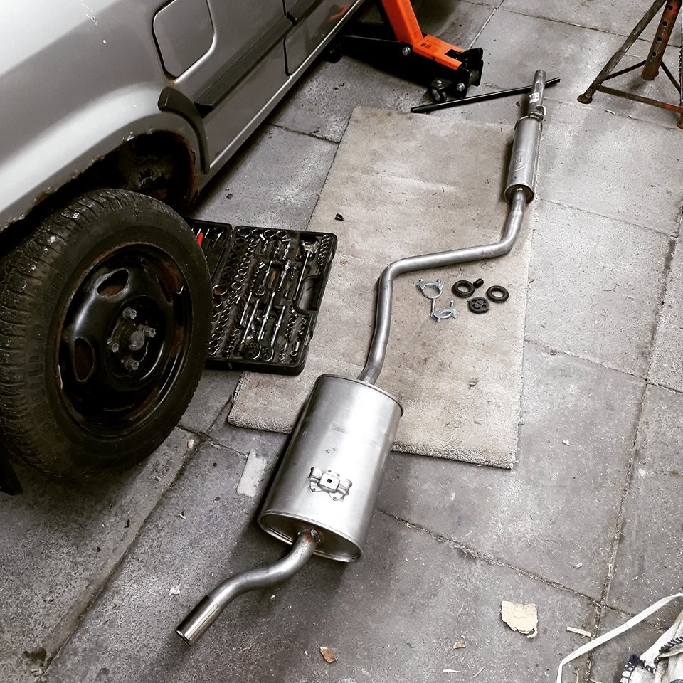 exhaust.jpg.8a87052505f49b75b5990dc80b9f7c42.jpg